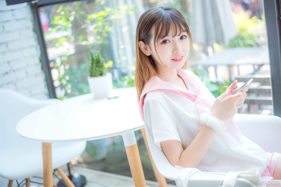 形容友情比爱情靠谱的句子句